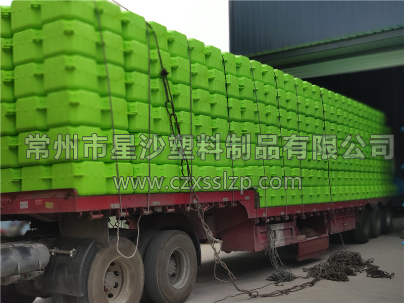 常州市星沙塑料制品有限公司-熒光綠淺藍色浮筒發(fā)往湖北11