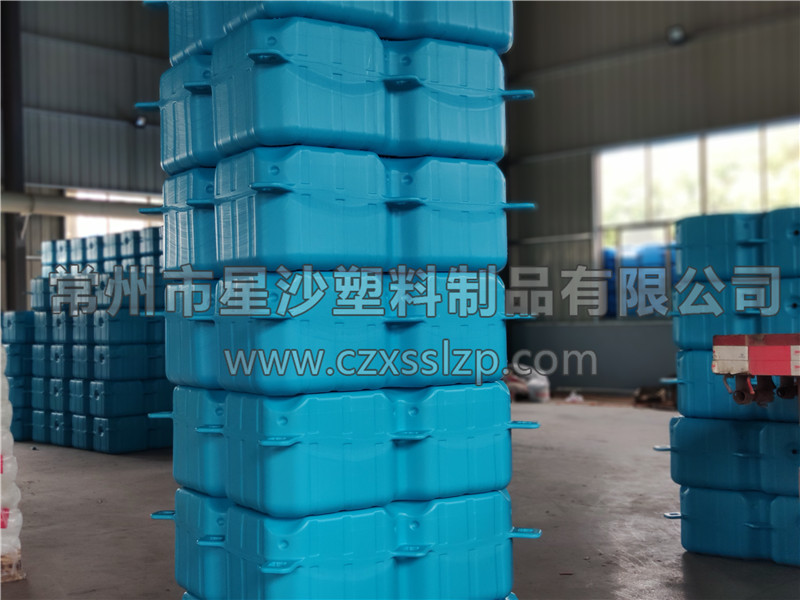 常州市星沙塑料制品有限公司-熒光綠淺藍色浮筒發(fā)往湖北13